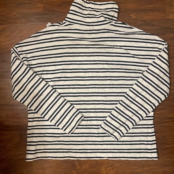 Carve Designs Funnel Neck Pullover Size XL - Picture 6 of 6